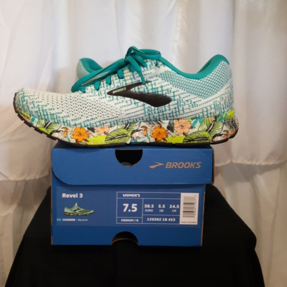 brooks tropical revel 3